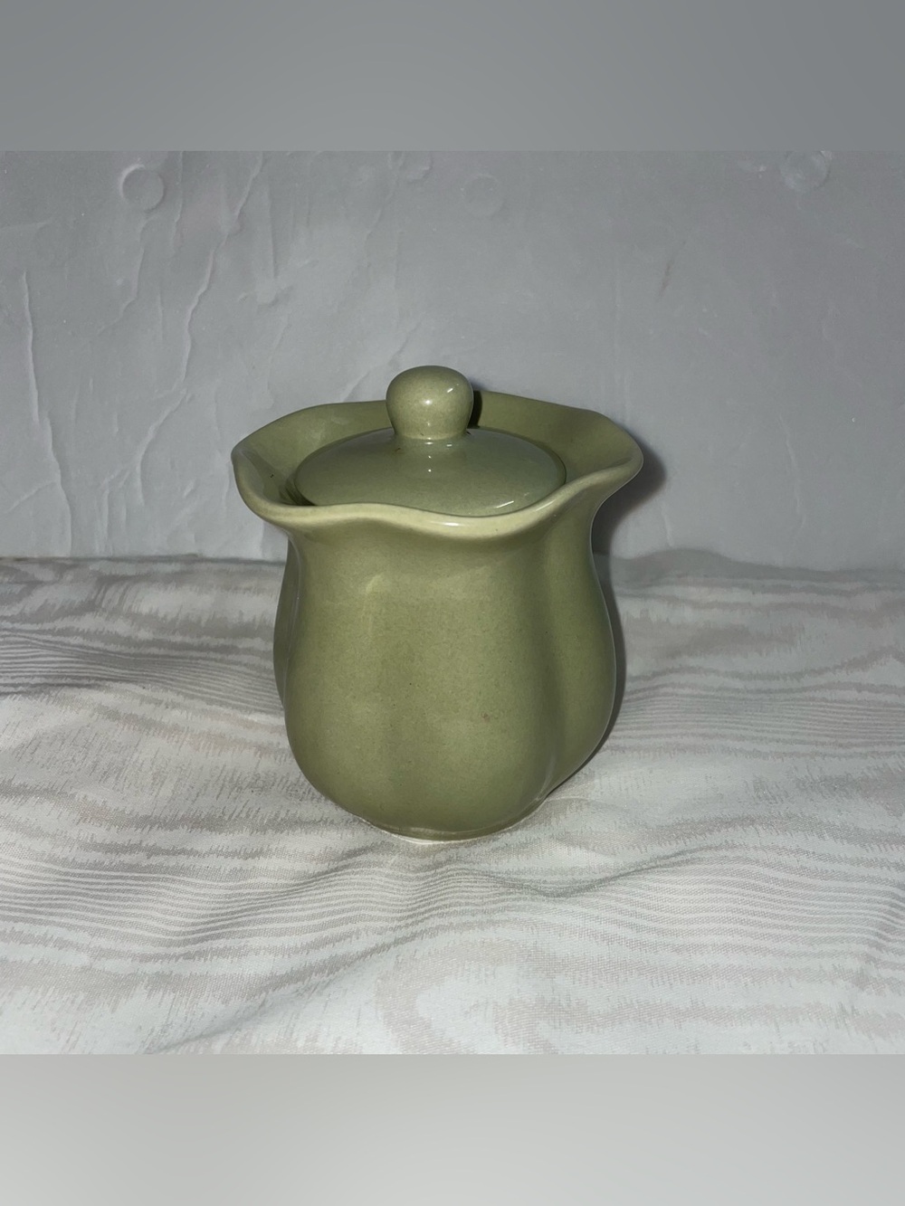 Vintage Candied Pears Scented Candle in Ceramic Holder 2003 - Picture 2 of 6